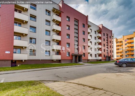 Parduodamas erdvus 2 kambarių butas renovuotame name Plungėje, A.Jucio g. 32