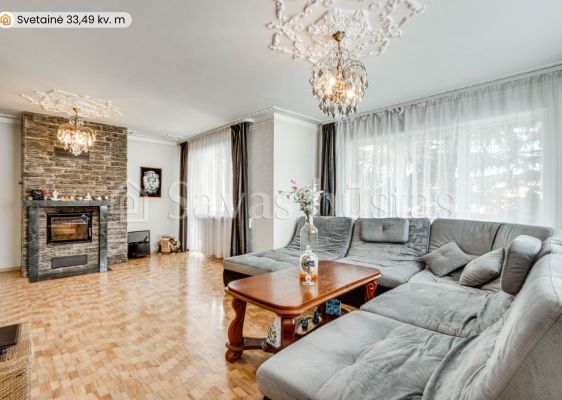 Parduodamas erdvus, mūrinis namas su 29,30 arų žemės sklypu Pievų g., Tytuvėnuose