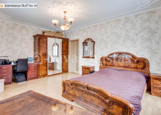 Parduodamas erdvus, mūrinis namas su 29,30 arų žemės sklypu Pievų g., Tytuvėnuose