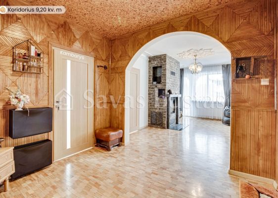 Parduodamas erdvus, mūrinis namas su 29,30 arų žemės sklypu Pievų g., Tytuvėnuose