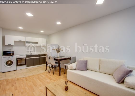 Parduodamas jaukus, tvarkingas 2 kambarių butas bendrabučio tipo name Žemaitės g. 104, Šiauliai.
