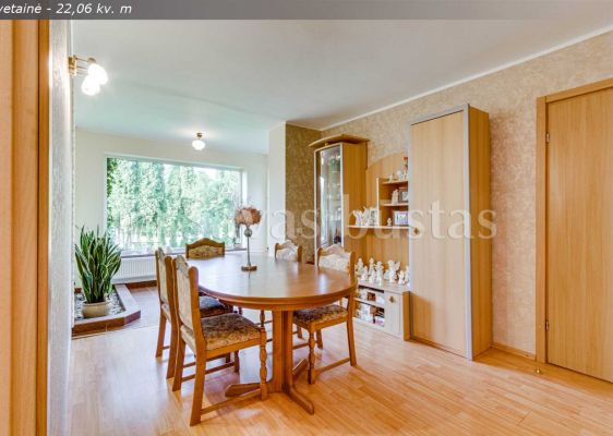 Parduodamas mūrinis gyvenamasis namas su 18,74 arų sklypu Raguvoje, Panevėžio r