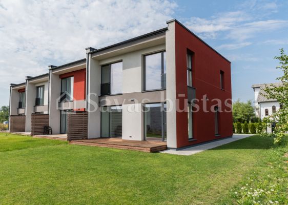 Parduodamas naujos statybos, pilnai įrengtas 2 aukštų kotedžas Vyčių g. 18, Panevėžio r. Staniūnų k.