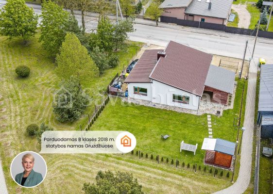 Parduodamas B klasės optimalaus dydžio mūrinis 2018 metų statybos namas Šiaulių r., Gruzdžiuose, S. Dariaus ir S. Girėno g. 36