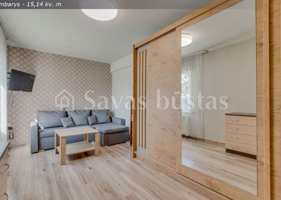 Parduodamas pradėtas remontuoti rąstinis namas su mansarda Maironio g. 26, Maironių k., Kelmės raj.