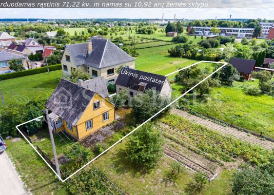 Parduodamas rąstinis namas su 10,92 arų žemės sklypu Skirolaukio g., Kuršėnuose