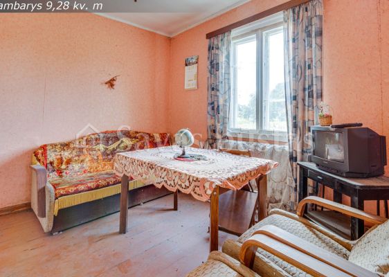 Parduodamas rąstinis namas su 10,92 arų žemės sklypu Skirolaukio g., Kuršėnuose