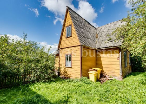 Parduodamas rąstinis namas su 10,92 arų žemės sklypu Skirolaukio g., Kuršėnuose