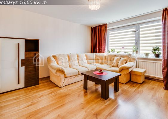 Parduodamas šiltas ir jaukus 2 kambarių butas Architektų g., Šiauliuose.