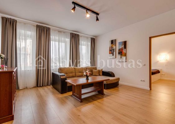 Parduodamas suremontuotas 2 kambarių butas Šiaulių centre, Aušros al. 27