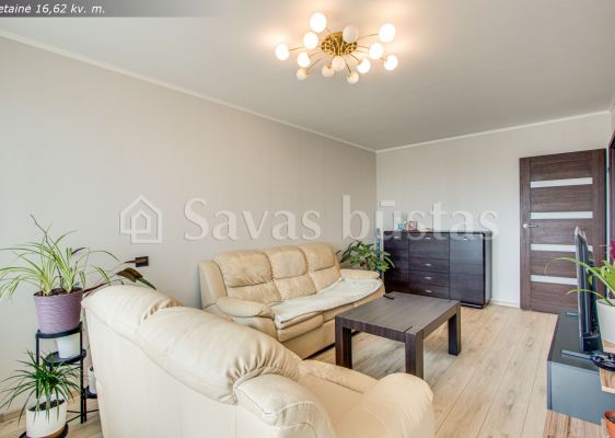 Parduodamas tvarkingas ir jaukus 2 kambarių butas Šiauliuose, Gegužių g. 61.