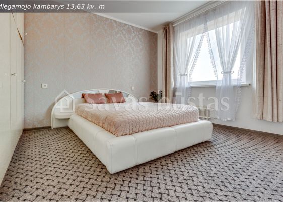 Parduodamas tvarkingas, šviesus bei jaukus 2 kambarių su holu butas Varpų g., Klaipėdoje