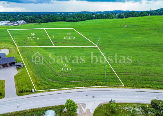 Parduodami 3 besiribojantys gyvenamosios paskirties sklypai, kurių bendras plotas 1,29 ha, esantys Kau&scaron;ėnų k., Babrungo g. 5D, 5E, 5F, Plungės r.