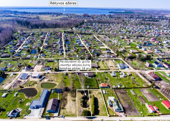 Parduodami du greta esantys sklypai, kurių bendras plotas 18 arų Lelijos sodų 13 – oji g., Šiauliuose