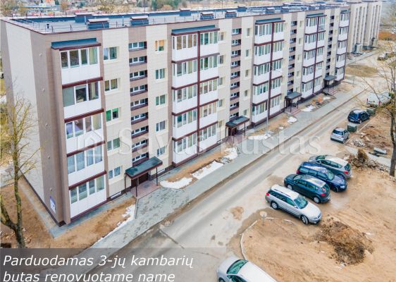 Renovuotame name parduodamas 3-jų kambarių butas V.Kudirkos g.  30, Kuršėnai