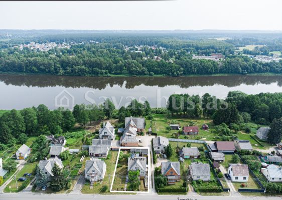 Šalia Nemuno, parduodamas mūrinis namas su 5,94 arų sklypu, Žemaitės g., Prienai.