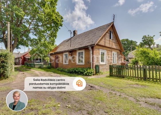 Šalia Radviliškio centro parduodamas kompaktiškas rąstinis  namas,  P. Eimučio g. 3A