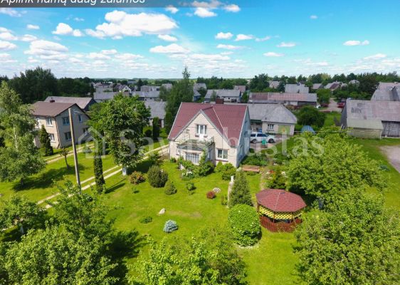 Parduodamas mūrinis namas Kelmės rajone