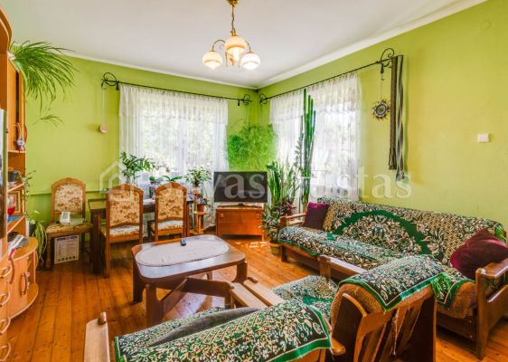 Parduodamas tvarkingas namas Kelmės rajone