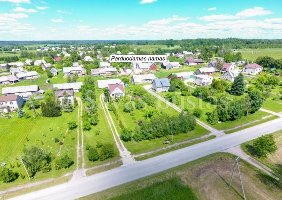 Parduodamas tvarkingas namas Kelmės rajone