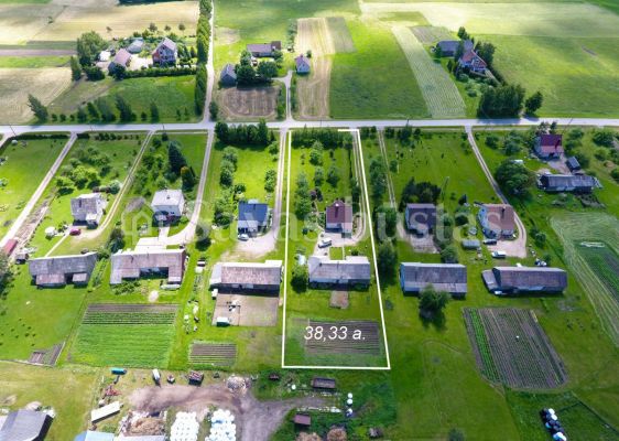 Parduodamas tvarkingas namas Kelmės rajone
