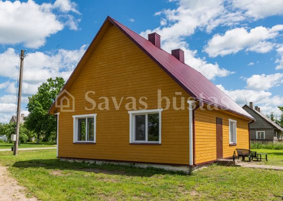 Parduodamas gyvenamasis namas su priklausiniais ir žemės sklypu Akmenės r., Draginių k., Kaštonų g.