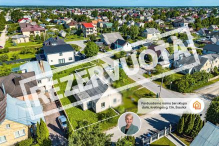 Parduodama namo dalis su sklypo dalimi &Scaron;iauliuose, Kretingos g. 13A, &Scaron;iauliai.
