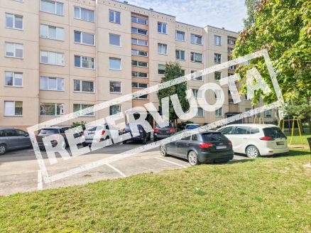 Parduodamas 1 kambario butas su balkonu Krymo g. 12, &Scaron;iauliuose.