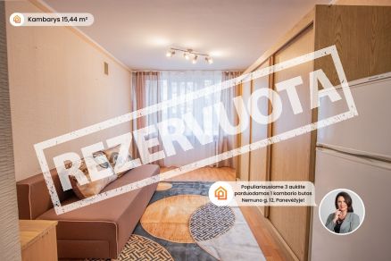 Parduodamas 1 kambario butas su visais patogumais, bendrabučio tipo name, adresu Nemuno g. 12, Panevėžyje