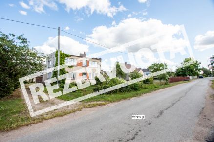 Parduodamas mūrinis namas Parko g. 31, Maneikių k., Kelmės r. (3km nuo Kelmės m.).