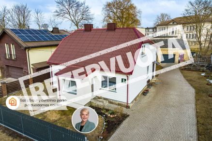 Parduodamas namas &Scaron;iauliuose, prie centrinio miesto parko, Dobilo g. 6