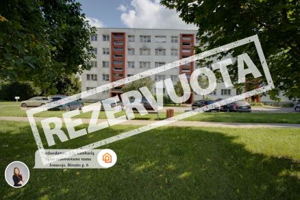 Parduodamas &scaron;viesus 2-jų kambarių butas renovuotame name Jonavoje, Birutės g. 6