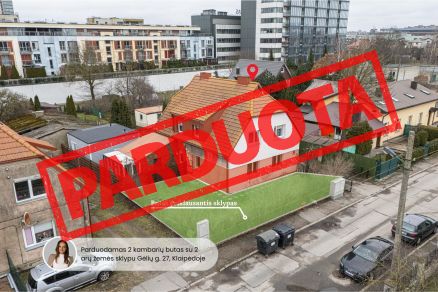 Parduodamas 2 kambarių butas su privačiu žemės sklypu Gėlių g. 27, Klaipėdoje