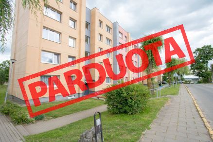 Parduodamas tvarkingas, su visais baldais ir buitine technika, 1 kambario butas, Laižuvos g. 10, Akmenė, Akmenės r.