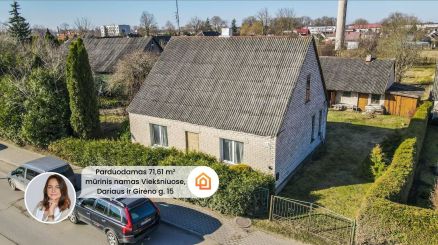 Parduodamas mūrinis gyvenamasis namas Dariaus ir Girėno g., Viek&scaron;niuose, Mažeikių r., su 17 arų žemės sklypu.