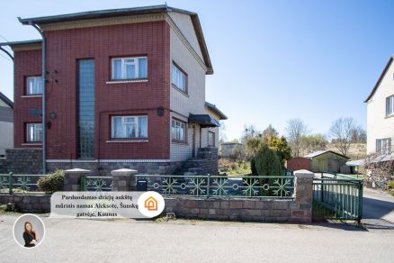 Parduodamas solidus, i&scaron;skirtinio charakterio dviejų auk&scaron;tų mūrinis namas prestižinėje Kauno vietoje &ndash; Aleksote, &Scaron;unskų gatvėje.