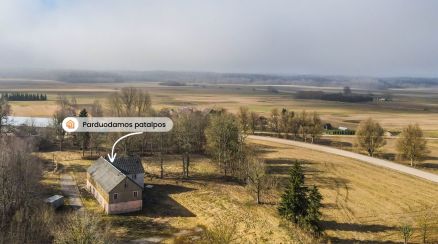 Parduodamos 398 kv.m. patalpos Bugenių k. Mažeikių r. su 48,80 a. sklypu